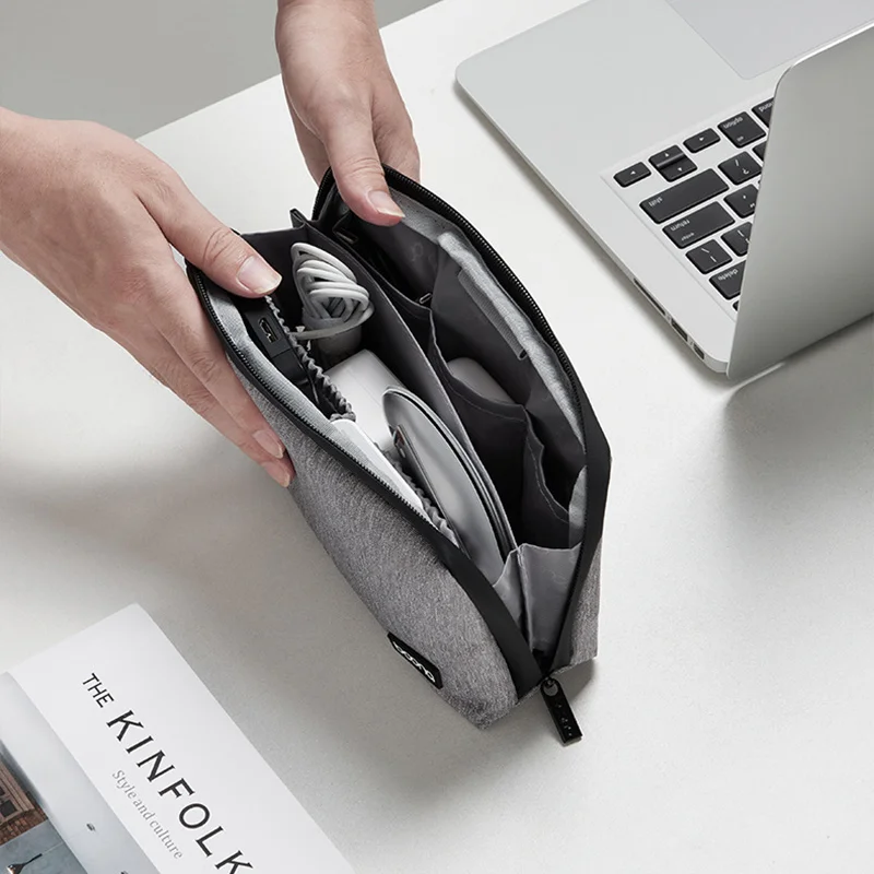 Organisateur de câbles en form - Tech Accessories Travel Organizer Pouch avis et prix